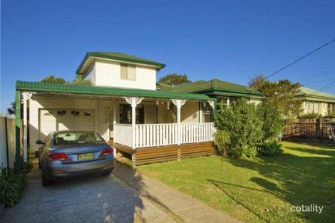 21 Cowper St, Fairy Meadow, NSW 2519