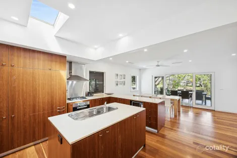 Property photo of 39 Coral Crescent Pearl Beach NSW 2256