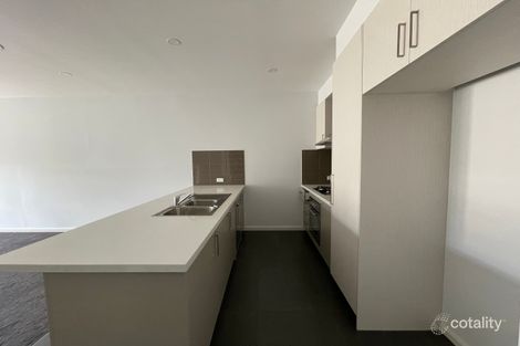 Property photo of 10 Push-Pea Way Cranbourne West VIC 3977