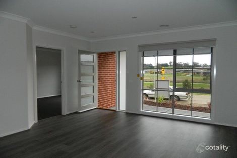 Property photo of 2/31 Manikato Drive Drouin VIC 3818