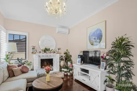 4 Finnan St, Cloverdale, WA 6105
