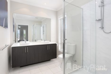 Property photo of 21 Snowsill Circuit Point Cook VIC 3030