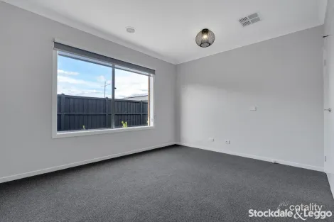 Property photo of 7 Warrnambool Street Donnybrook VIC 3064