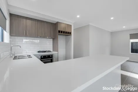 Property photo of 7 Warrnambool Street Donnybrook VIC 3064