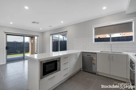 Property photo of 7 Warrnambool Street Donnybrook VIC 3064