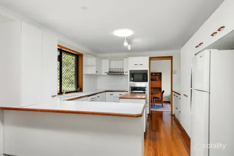 Property photo of 16 Stephanie Close Macquarie Hills NSW 2285