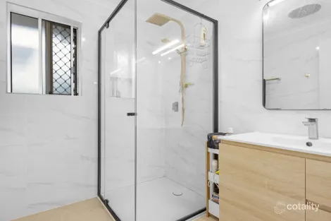 Property photo of 11 Owen Crescent Urangan QLD 4655