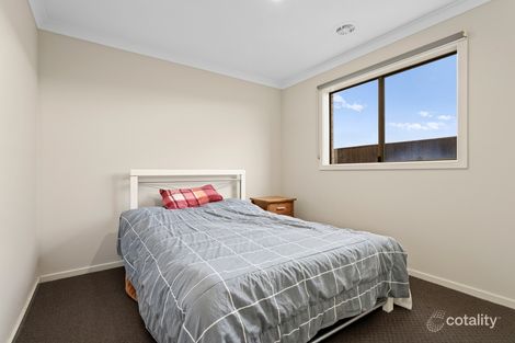 Property photo of 22 Heddle Parade Mernda VIC 3754