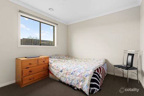 Property photo of 22 Heddle Parade Mernda VIC 3754