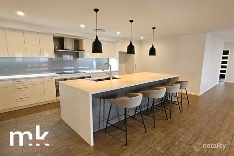 Property photo of 4 Fraser Place Mount Annan NSW 2567