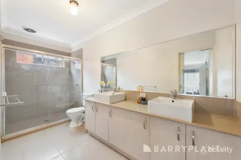 Property photo of 6 Edison Street Fraser Rise VIC 3336