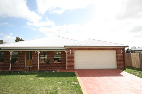39 Country Gardens Dr, Lara, VIC 3212