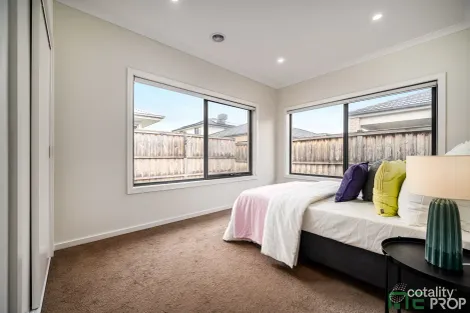 Property photo of 11 Mulloway Drive Point Cook VIC 3030