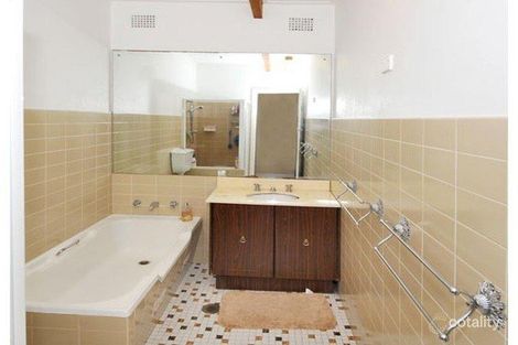 Property photo of 32 Dransfield Avenue Mascot NSW 2020