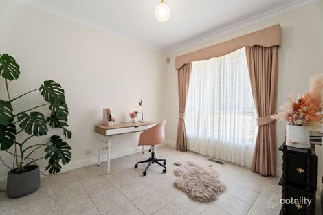 Property photo of 121 Roberts Street Essendon VIC 3040