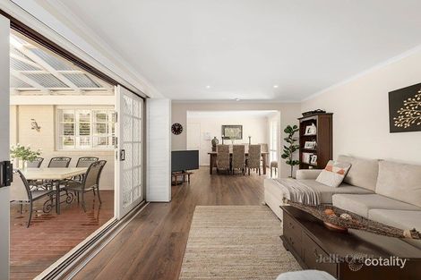 Property photo of 10 St Andrews Court Eltham North VIC 3095