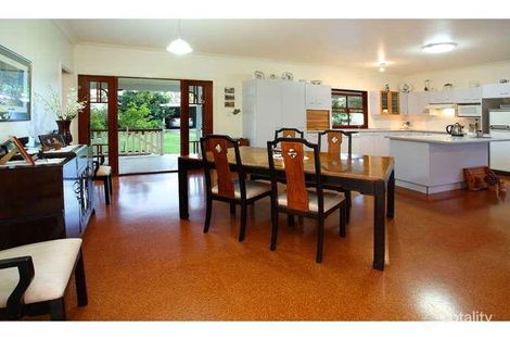Property photo of 8 Real Avenue Norman Park QLD 4170