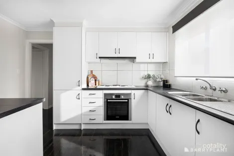 Property photo of 131 Greenhills Road Bundoora VIC 3083