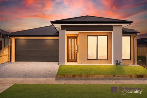 98 Pear Pde, Fraser Rise, VIC 3336