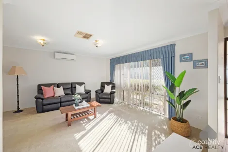 Property photo of 22A Chamberlain Circle Bateman WA 6150