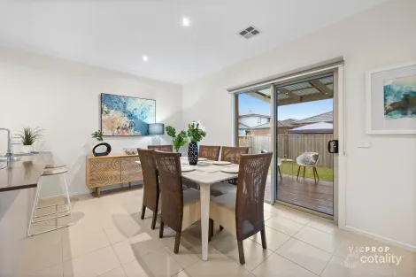 Property photo of 12 Flagstaff Crescent Point Cook VIC 3030