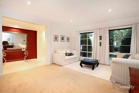 Property photo of 8 Hampstead Green Caroline Springs VIC 3023