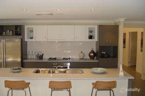 Property photo of 15 Haywards Bay Drive Haywards Bay NSW 2530