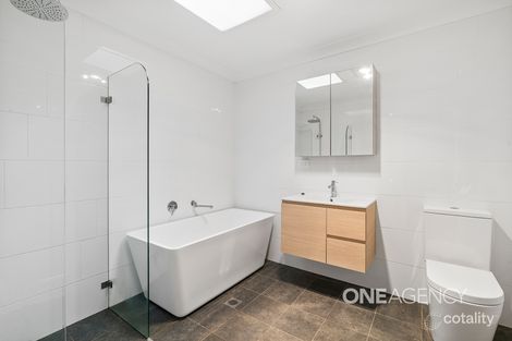 Property photo of 70 Yeovil Drive Bomaderry NSW 2541