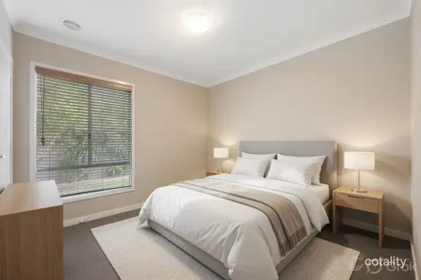 Property photo of 14 Citreus Circuit Brookfield VIC 3338