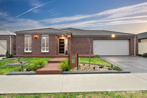 6 Crystal St, Pakenham, VIC 3810
