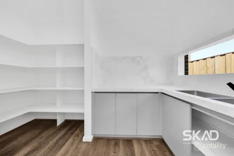 Property photo of 11 Castlegrove Road Wollert VIC 3750