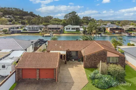 7 Captains Way, Banora Point, NSW 2486