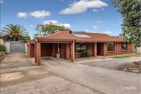 11 Challenger Ave, Parmelia, WA 6167