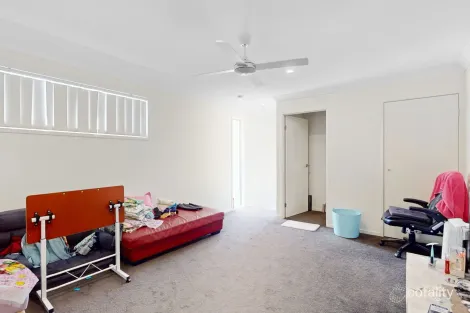 Property photo of 8/3 Cliffdale Place Spring Mountain QLD 4300
