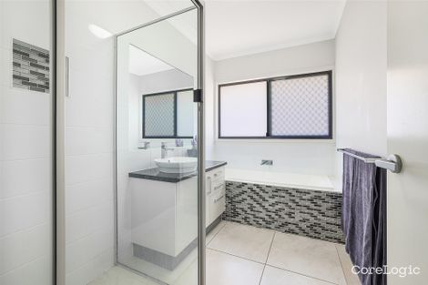 Property photo of 14 Back Hill Drive Coral Cove QLD 4670