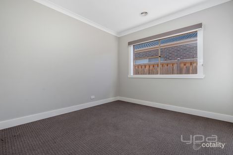 Property photo of 8 Acumin Street Brookfield VIC 3338