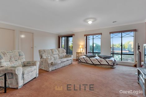 Property photo of 35 Turella Close Berwick VIC 3806