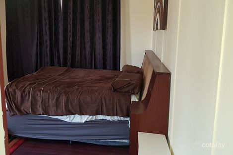 Property photo of 37 Inveray Avenue Benowa QLD 4217