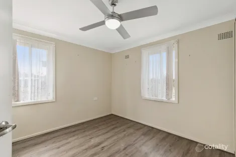 Property photo of 1 Culgoa Crescent Koonawarra NSW 2530
