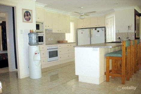 8 Bishop Ct, Southside, QLD 4570