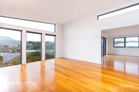 Property photo of 8 Queens Parade Kingston TAS 7050