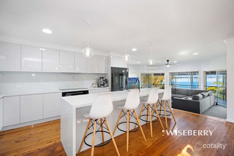 Property photo of 132 Diamond Head Drive Budgewoi NSW 2262