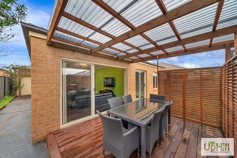 Property photo of 11 Gelderland Drive Clyde North VIC 3978