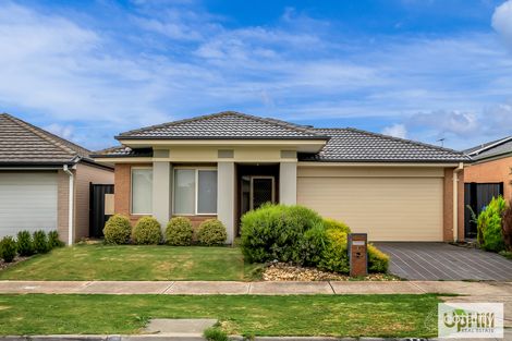 Property photo of 11 Gelderland Drive Clyde North VIC 3978