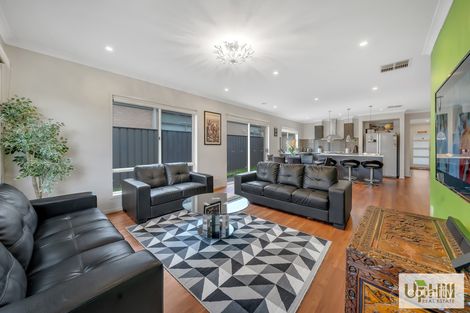 Property photo of 11 Gelderland Drive Clyde North VIC 3978