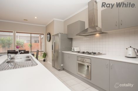 Property photo of 5 York Close Taylors Hill VIC 3037