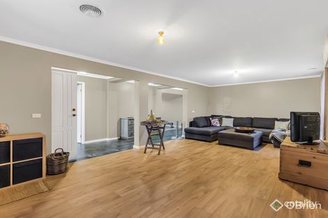 Property photo of 24 Greenock Crescent Cranbourne East VIC 3977