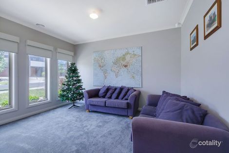 Property photo of 23 Songbird Crescent South Morang VIC 3752