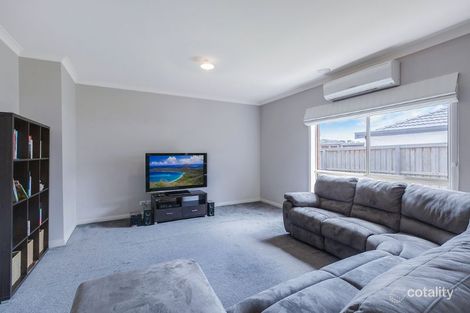 Property photo of 23 Songbird Crescent South Morang VIC 3752