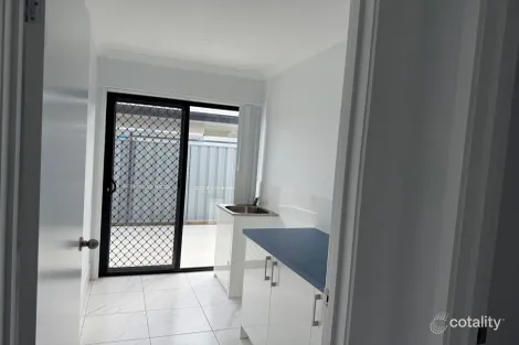 Property photo of 7 Echo Court Eli Waters QLD 4655